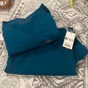 Brand new women’s scrub set